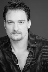 배우, 감독, 각본인 벤 템플의 대표 이미지