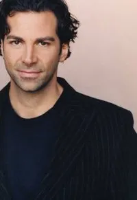 배우인 엘리자 알렉산더의 대표 이미지