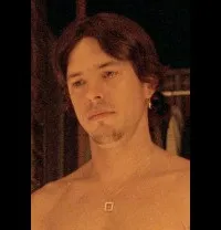 배우인 폴 도슨의 대표 이미지