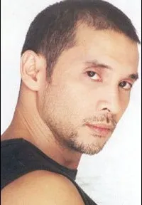 배우인 바트 귄고나의 대표 이미지