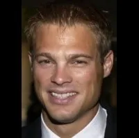 영화배우인 조지 스털츠의 대표 이미지