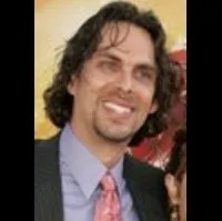 소설가인 마이클 채본의 대표 이미지