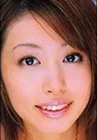 배우인 시이나 미카의 대표 이미지