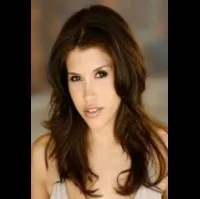 배우인 라첼 스터링의 대표 이미지