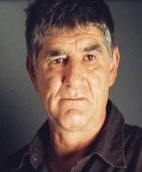 배우인 칸디도 우란가의 대표 이미지