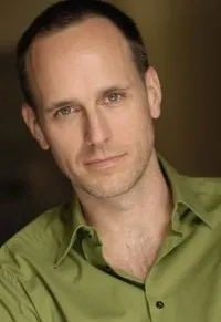 영화배우인 켈리 오코인의 대표 이미지