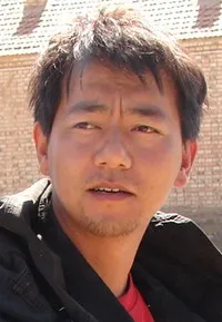 감독, 촬영인 웨이 아팅의 대표 이미지