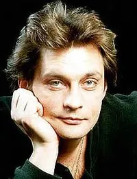 영화배우인 알렉산드로 도모고로프의 대표 이미지