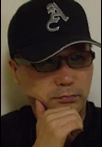 감독, 각본, 편집인 이체의 대표 이미지