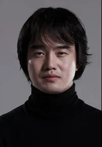 감독인 홍성원의 대표 이미지