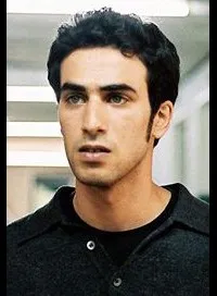 배우인 마흐무드 샤라비의 대표 이미지