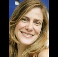 배우인 데디나 베르나르델리의 대표 이미지