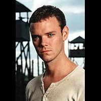 영화배우인 조 앱솔롬의 대표 이미지