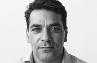 배우인 파디 아비 삼라의 대표 이미지