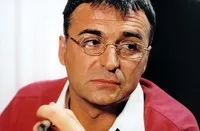 배우인 브라니슬라프 레치츠의 대표 이미지