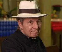 영화배우인 조셉 볼로냐의 대표 이미지