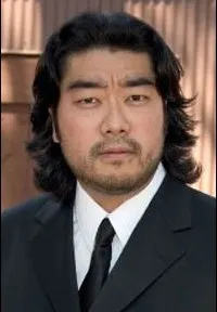 영화배우인 미츠타케 쿠란도의 대표 이미지
