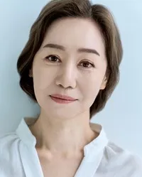 연극배우인 성여진의 대표 이미지