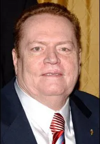 배우인 래리 플린트의 대표 이미지