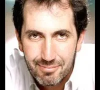 배우인 파올로 카라브레시의 대표 이미지