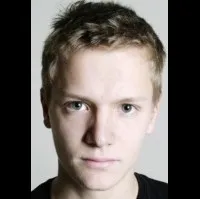 배우인 마틴 로이질론의 대표 이미지