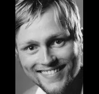 배우인 손드레 크로그토프트 라르센의 대표 이미지