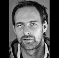 배우인 퀴레 헤우엔 쉬드네스의 대표 이미지