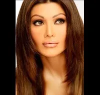 배우인 코에나 미트라의 대표 이미지