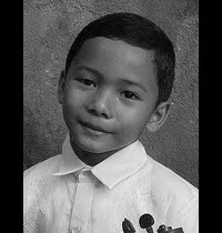 배우인 줄리안 두케의 대표 이미지