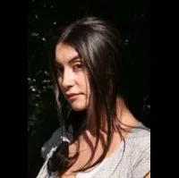 배우인 메다 안드리아 빅토르의 대표 이미지