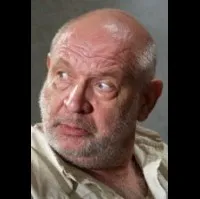 배우인 발렌틴 데오도시우의 대표 이미지