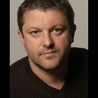 배우인 마크 보드나르의 대표 이미지