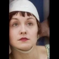 배우인 발레리 트셰플래노바의 대표 이미지