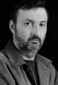 영화배우인 드라젠 쿤의 대표 이미지