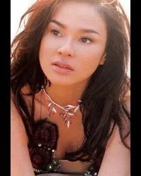 배우인 마이 차로엔푸라의 대표 이미지