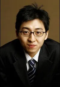 연극배우인 권오율의 대표 이미지