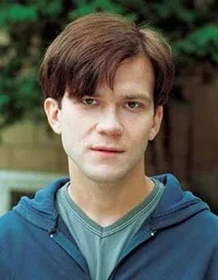 배우인 다리우즈 톡젝의 대표 이미지