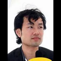 배우인 오위의 대표 이미지
