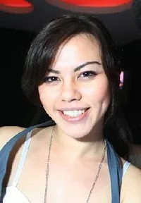 배우인 파멜라 총의 대표 이미지