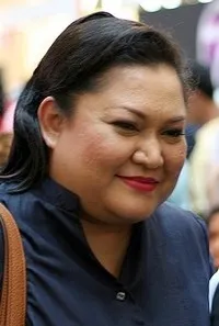배우인 아디바 누르의 대표 이미지