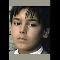 배우인 줄리엥 시아마카의 대표 이미지