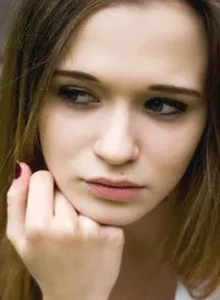 배우인 마농 발렌틴의 대표 이미지