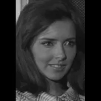 배우인 엘레오노라 브라운의 대표 이미지