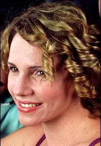 영화배우인 야일레네 시에라의 대표 이미지