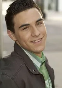 배우인 라르스 스타인호펠의 대표 이미지