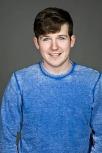 배우인 아이단 그린의 대표 이미지