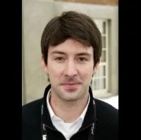 영화감독, 시나리오작가인 쉐인 카루스의 대표 이미지