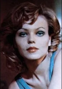 배우, 각본인 마샤 라번의 대표 이미지