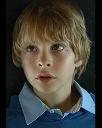 배우인 스테판 라자레비치의 대표 이미지