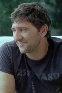 배우인 안드레스 헤레라의 대표 이미지